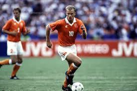 オランダ代表レジェンド デニス ベルカンプ サッカー部